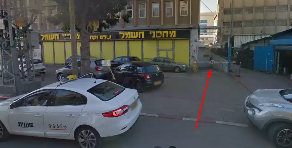כניסה לחניה - עשהאל דרייר קידום אתרים