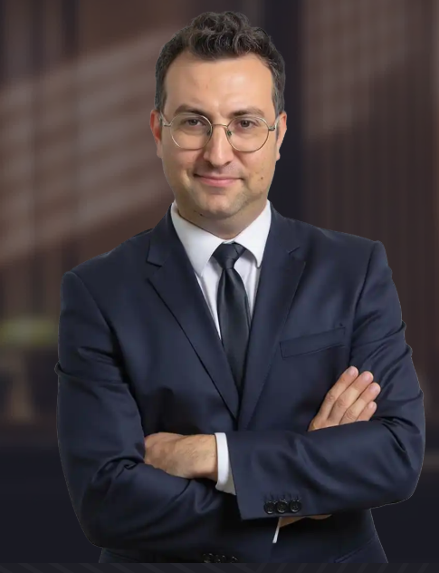 עו"ד מתן לקר
